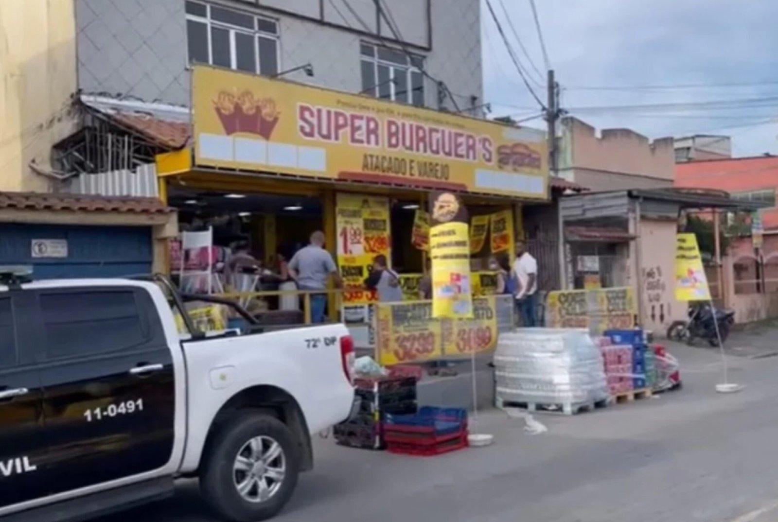 Dono de mercado é preso por vender produtos estragados em São Gonçalo