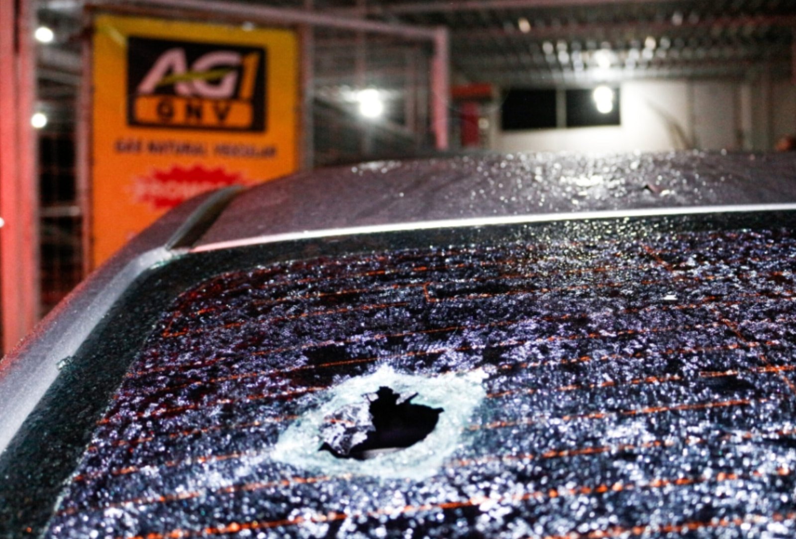 Ataque a tiros dentro de loja deixa dois mortos em São Gonçalo