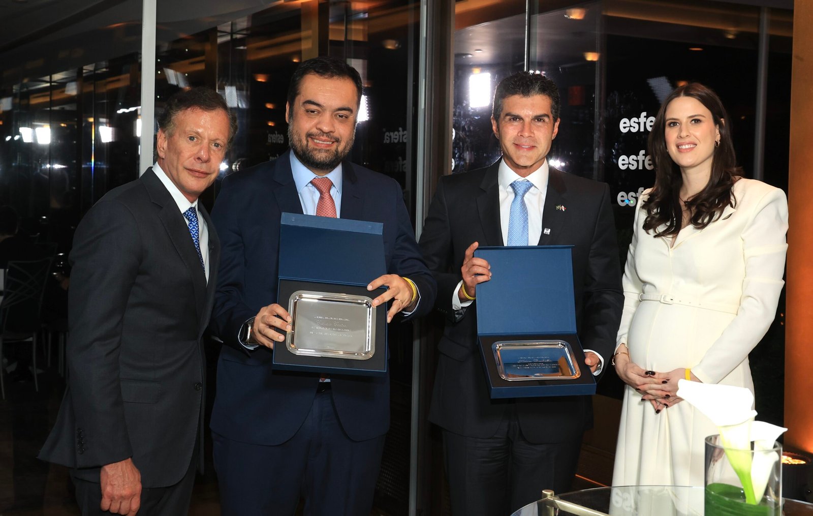 Governador Cláudio Castro ganha prêmio em Nova Iorque