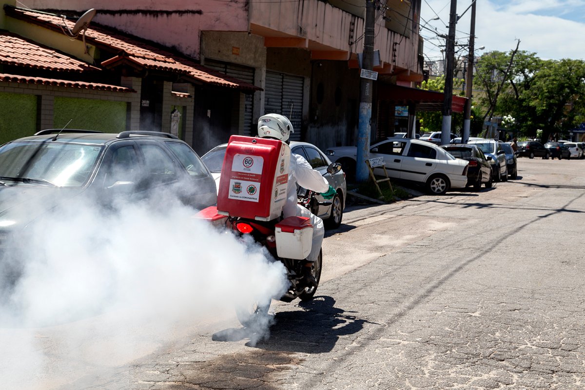 Saúde gonçalense segue com pulverização contra mosquito da dengue