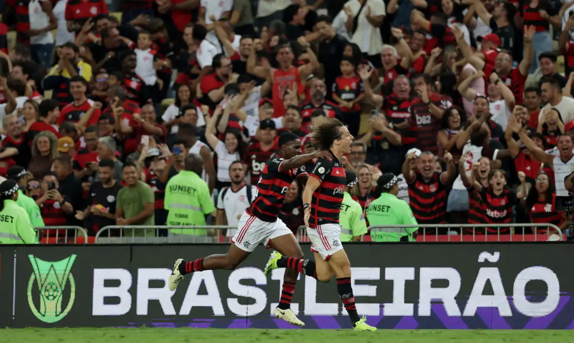 No finalzinho: Flamengo arranca vitória sobre o Bahia para voltar a liderar o Brasileiro