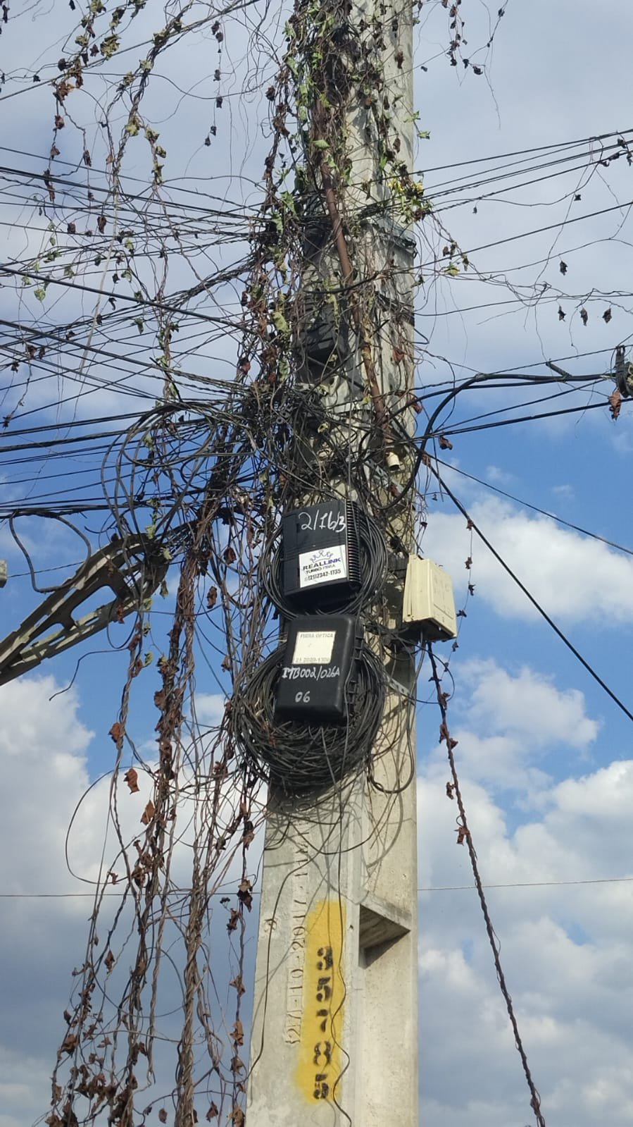 Criminosos de Itaboraí controlam provedores de internet e moradores denunciam