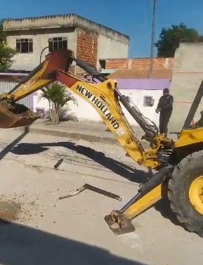 Policiais do 7ºBPM fazem ação de retirada de barricadas no bairro Almerinda e Jóquei