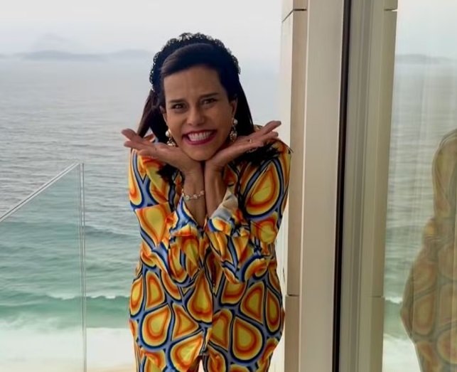 Narcisa Tamborindeguy mostra novo apartamento de luxo com vista para a praia de Ipanema, no Rio