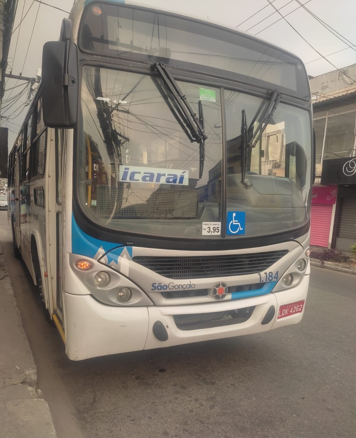 Homem tenta assaltar ônibus fingindo que tinha arma, mas é preso por policiais do Segurança Presente