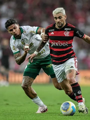 Flamengo desorganizado tomou gol do palmeiras com 5 minutos de jogo, mas suportou pressão e vai às quartas