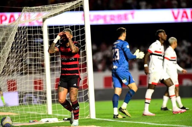 Tite justifica derrota do Flamengo contra São Paulo: “Não tem condição humana de manter performance”