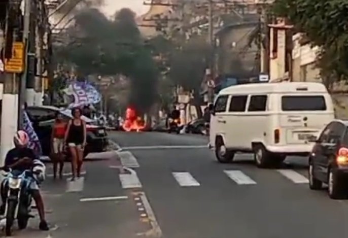 Bicho pegou na Engenhoca. Zona Norte de Niterói viveu momento em chamas