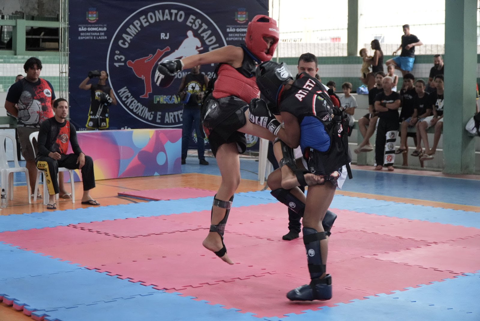 Campeonato de kickboxing reúne 250 atletas em São Gonçalo