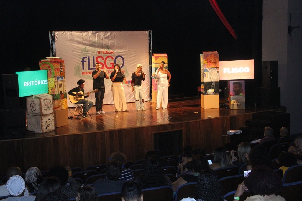 Festa Literária de São Gonçalo tem abertura no Teatro Municipal