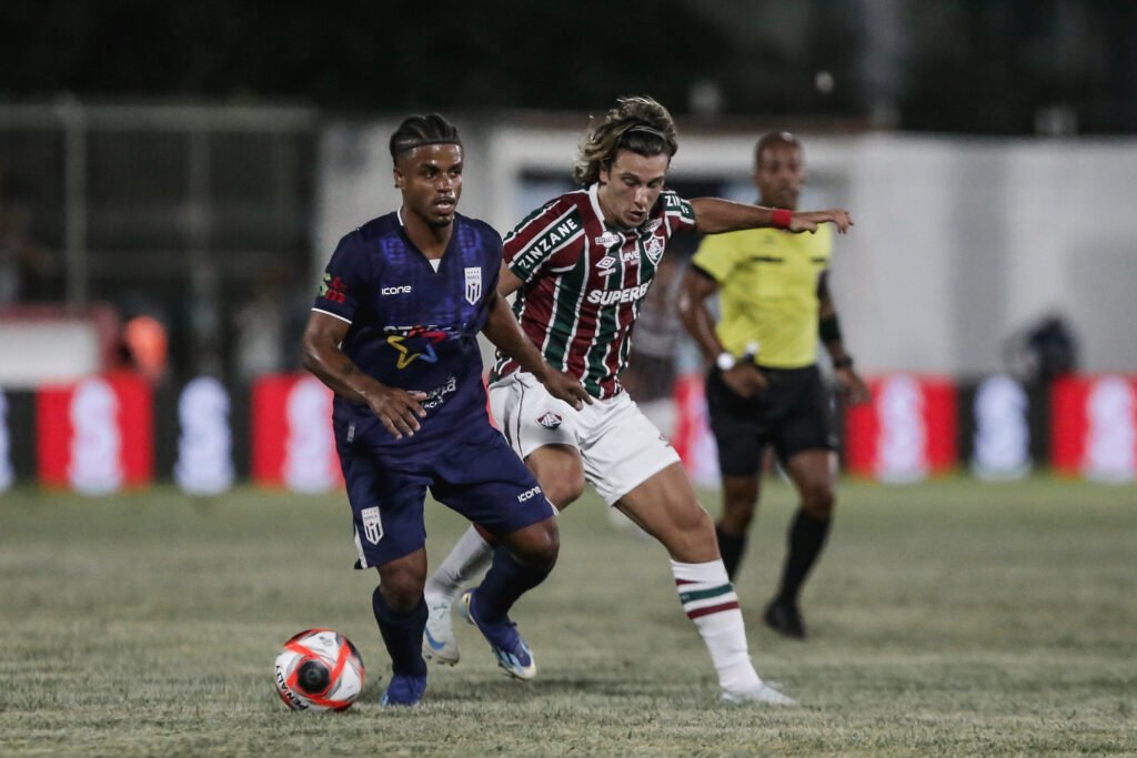 Pênalti no último minuto salva o Fluminense, que evita derrota pro Maricá