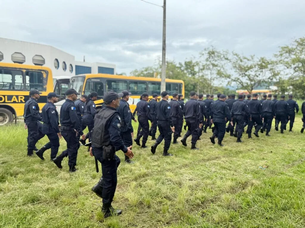 Rio Bonito realiza formatura para 56 guardas civis municipais