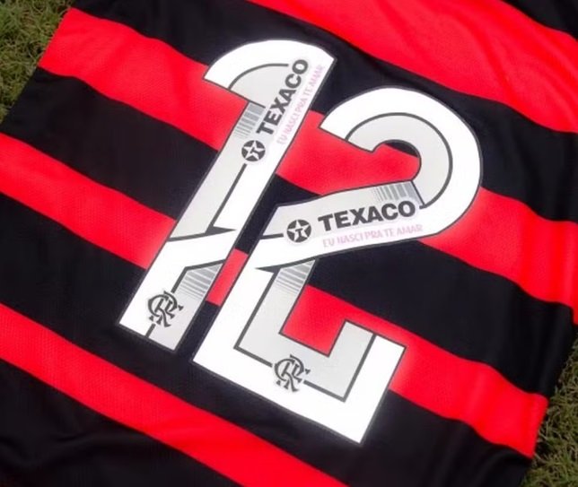 Flamengo divulga foto da camisa com novo patrocínio no número; veja como ficou