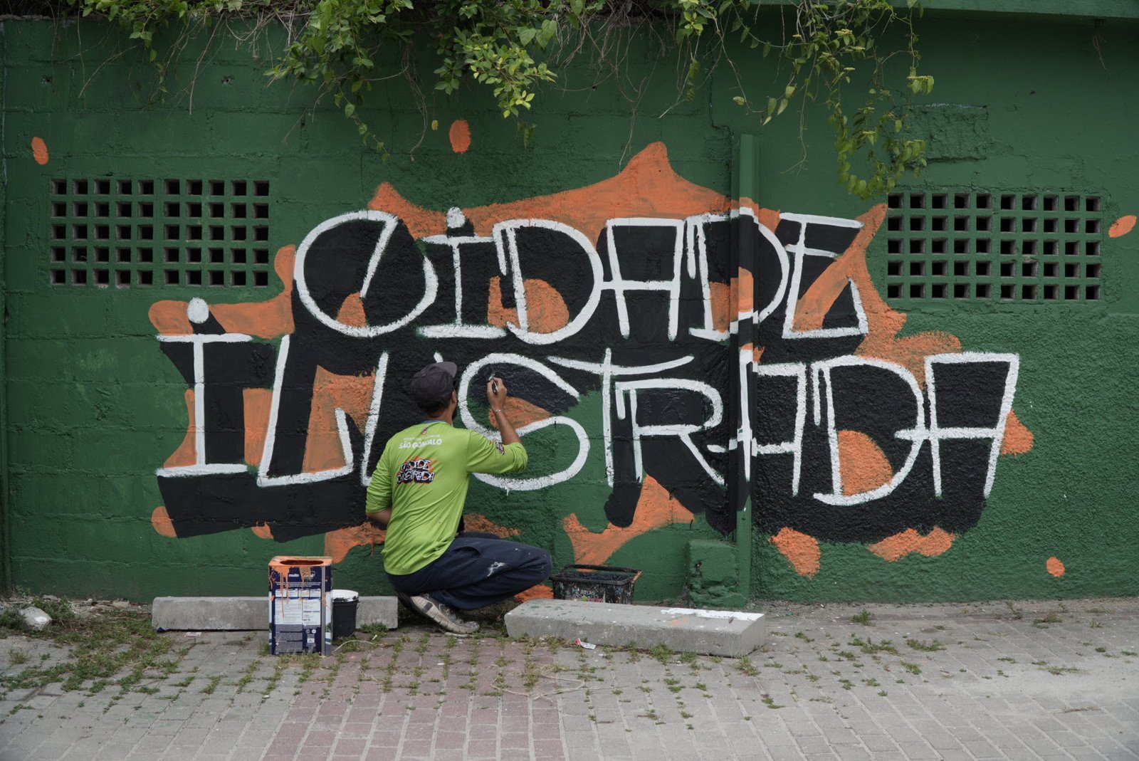 Cidade Ilustrada revitaliza espaços de lazer por todo município