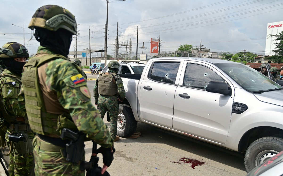 Coronel das Forças Armadas do Equador é morto a tiros