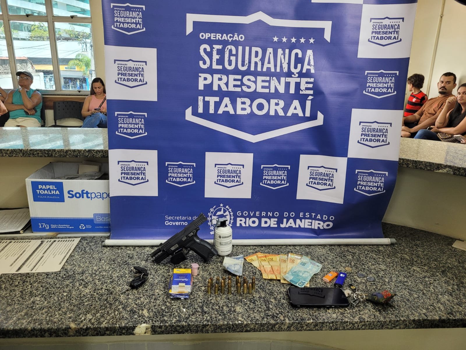 Dois homens são presos em operação da Polícia Presente de Itaboraí contra extorsão a comerciantes