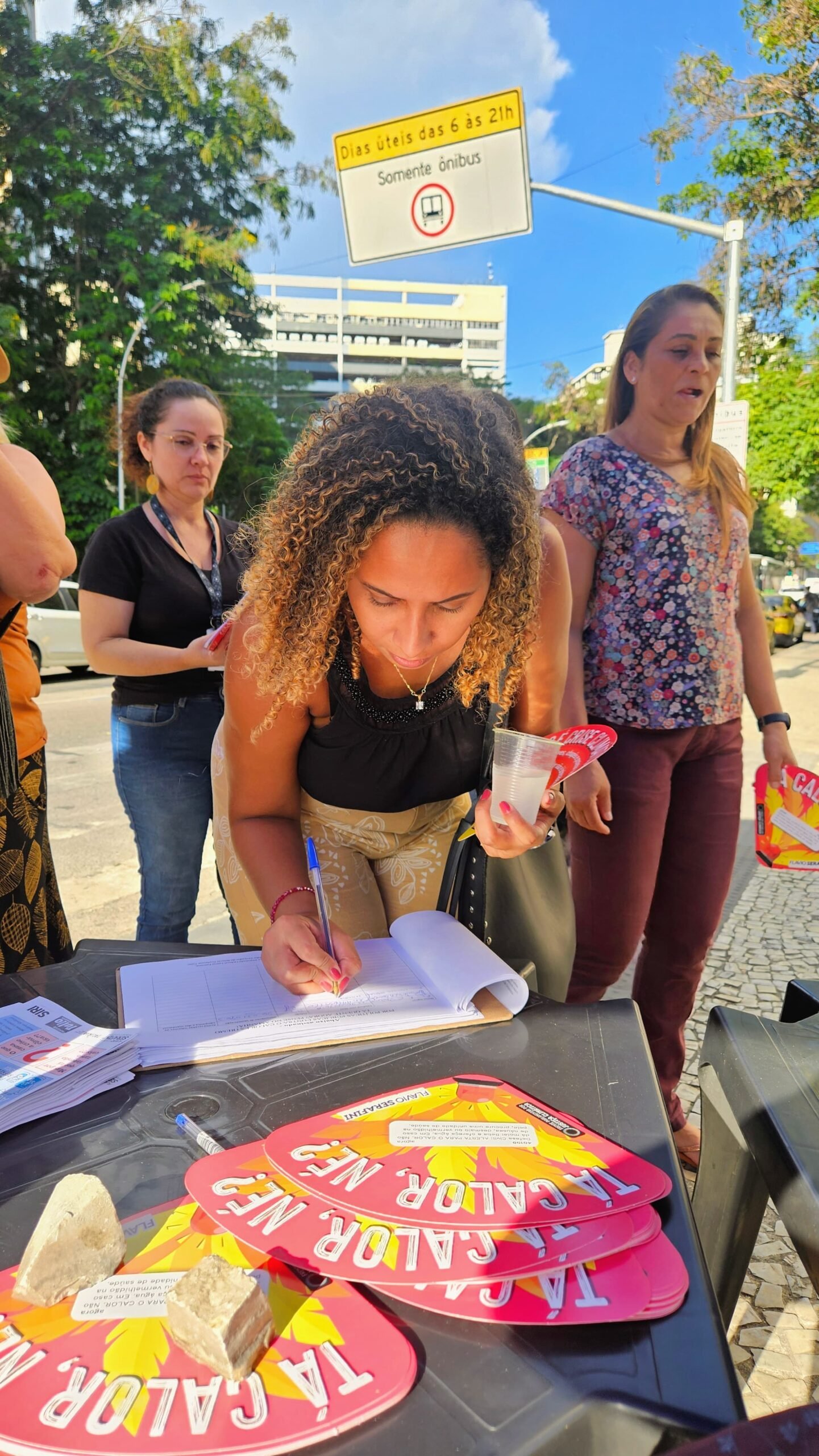 Parlamentares de diferentes esferas se juntam para propor políticas públicas contra o calor extremo