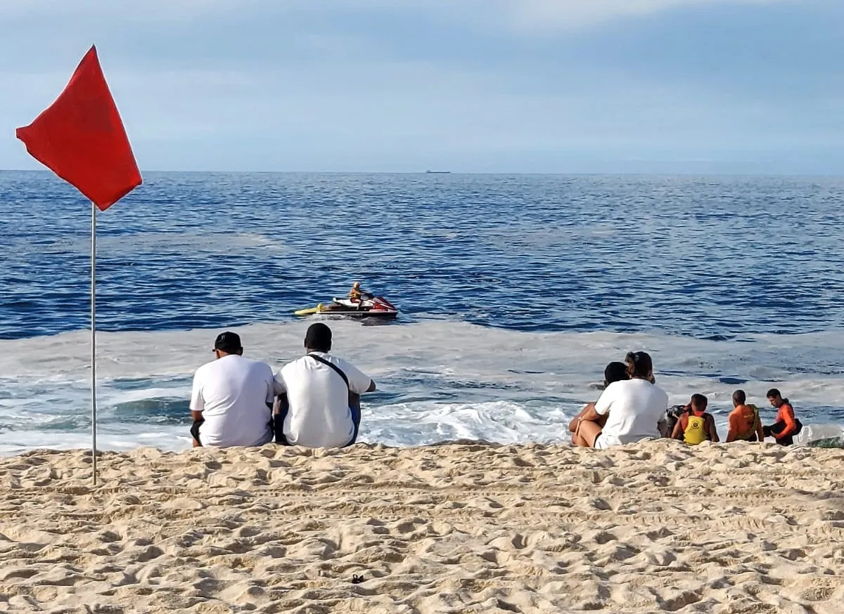 Maricá: Jovem desaparece após mergulho na praia de Itaipuaçu