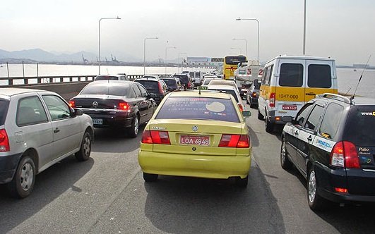 Sofrimento de sempre: Saída para o Carnaval congestiona a Ponte Rio-Niterói