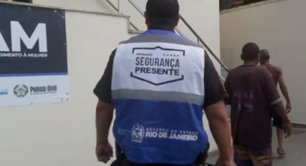 Polícia do Segurança Presente de Itaboraí prende dupla com droga