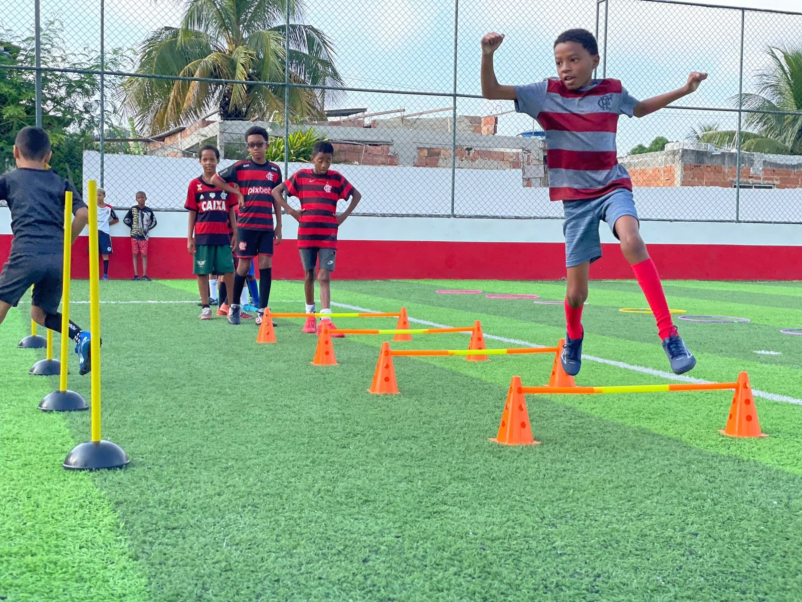 ‘Esporte em Ação’ da Faelsg tem 200 alunos matriculados no núcleo do Salgueiro