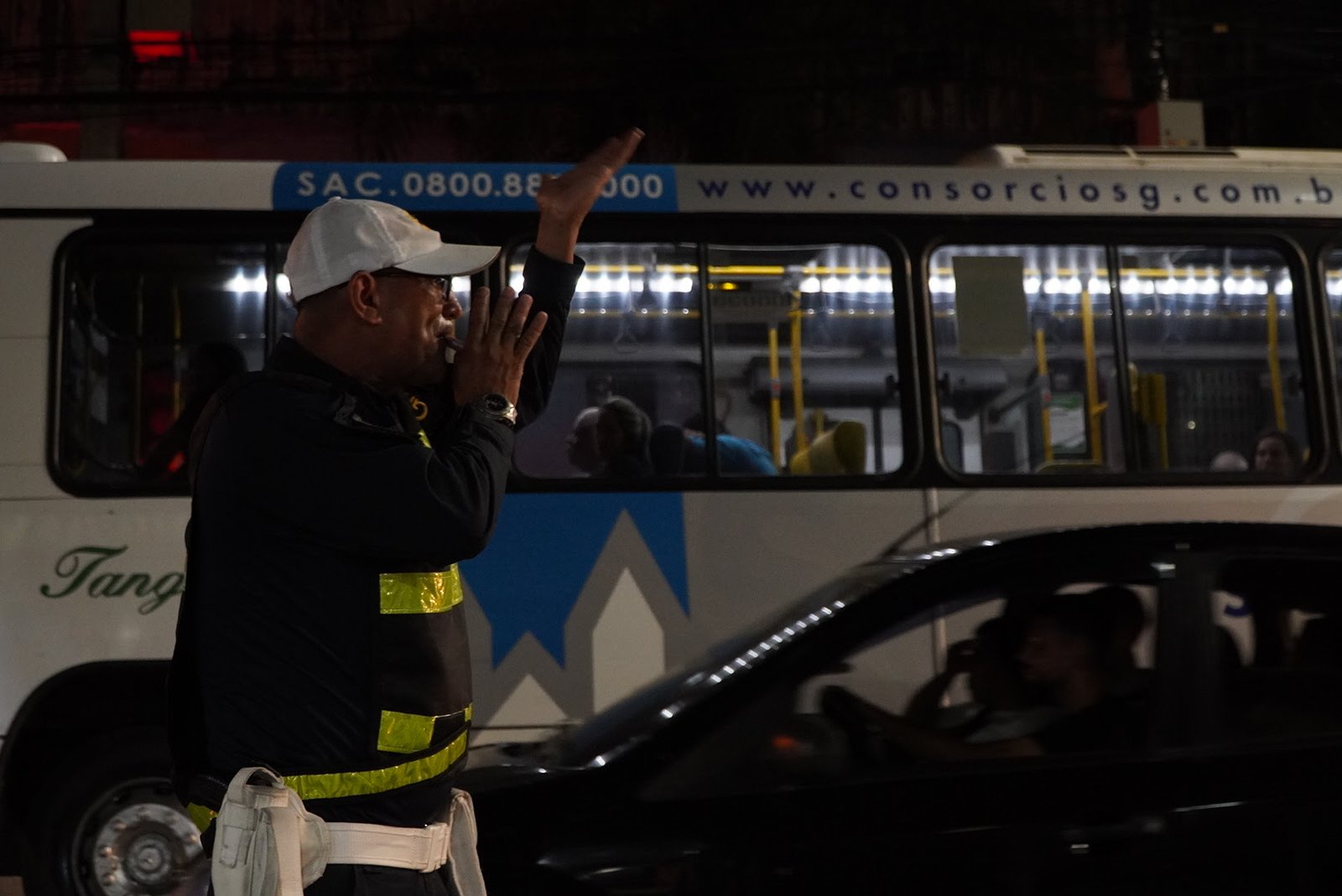 Prefeitura de São Gonçalo se planeja toda para fazer desfile e toma “bolo” da Porto da Pedra