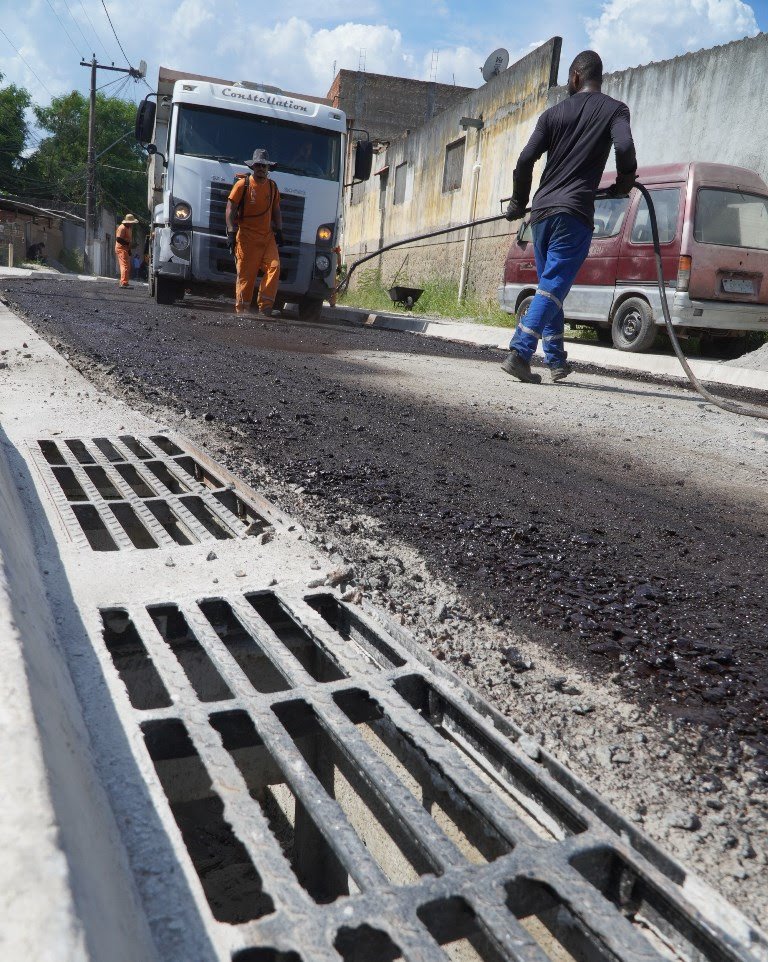 Prefeitura inicia pavimentação de ruas no Porto do Rosa 