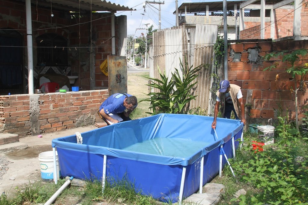 Vigilância Ambiental realiza ação de prevenção à dengue no Apolo III