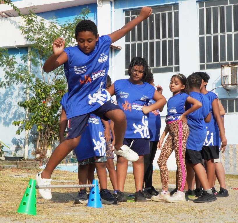 Em São Gonçalo, ‘Esporte em Ação’ oferece aulas de ginástica para alunos com TEA