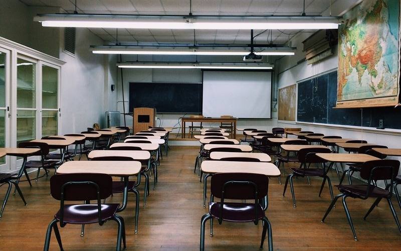 Governo do Rio conclui convocação de 5 mil professores para migração de carga horária