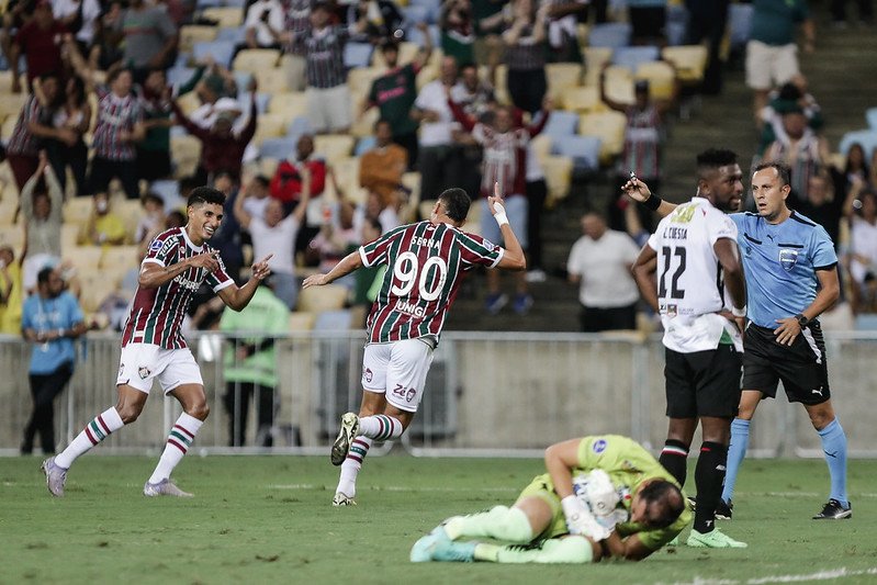 Fluminense bate o Once Caldas e está nas oitavas da Sul-Americana