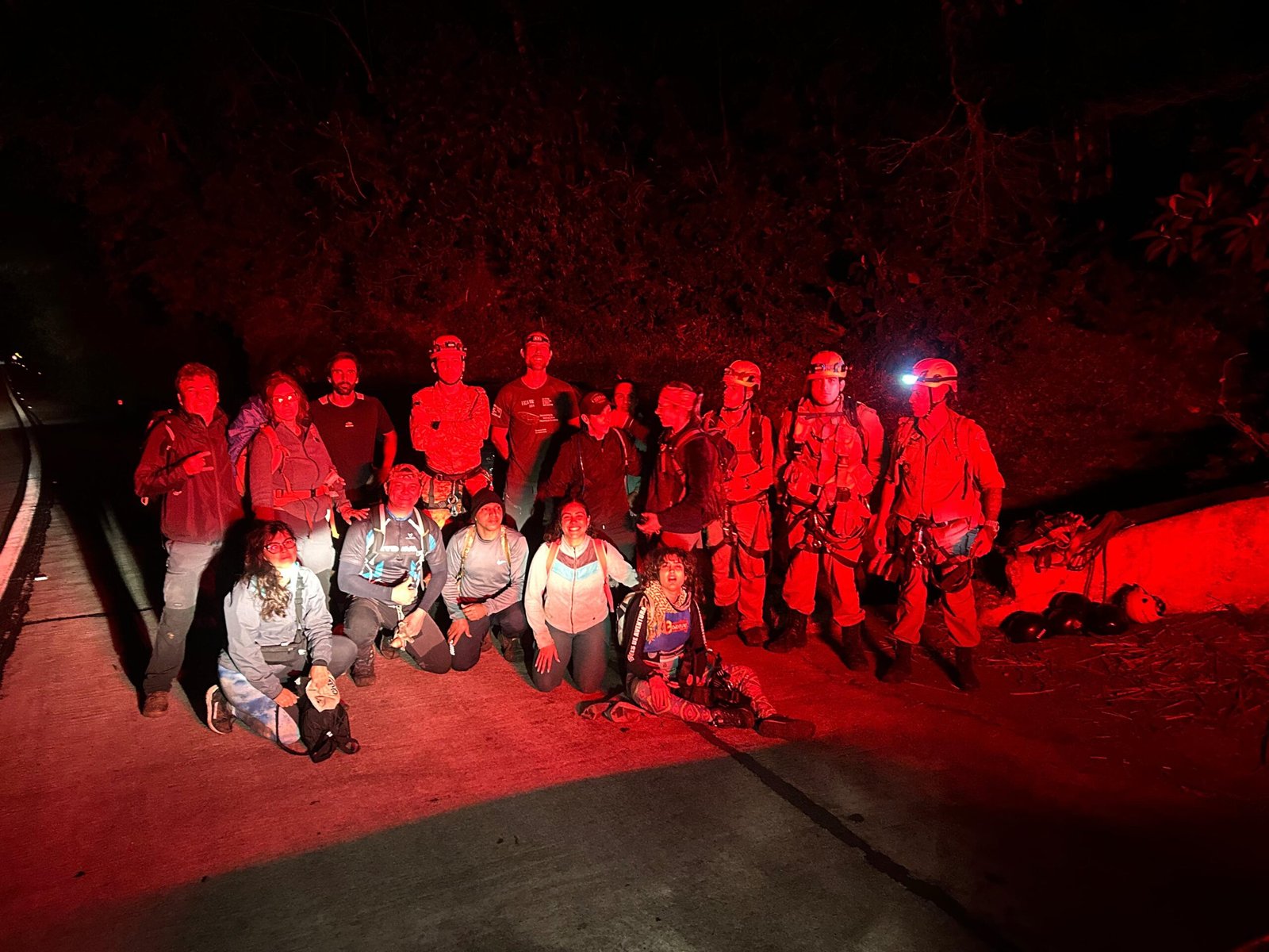 Heróis na montanha: militares do CBMERJ enfrentam noite implacável para salvar trilheiros no Escalavrado