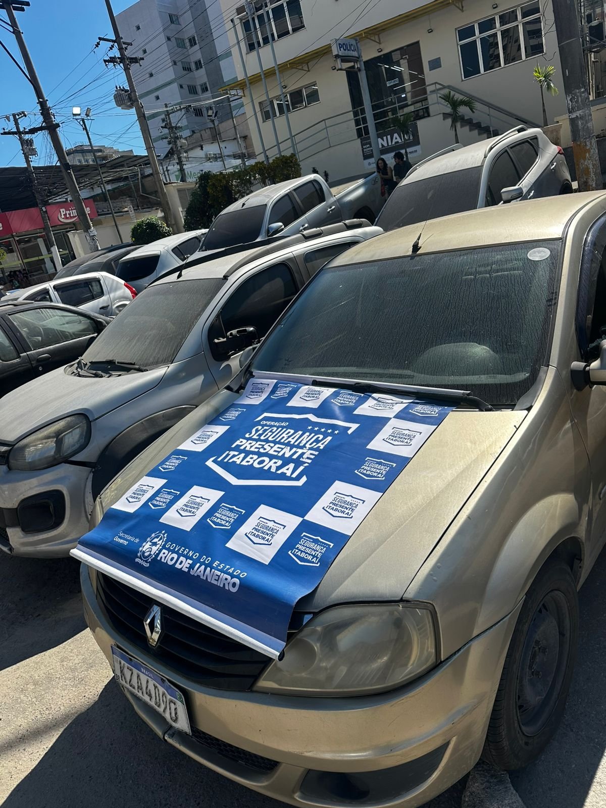 Policiais do Segurança Presente recuperam veículo roubado em Itaboraí