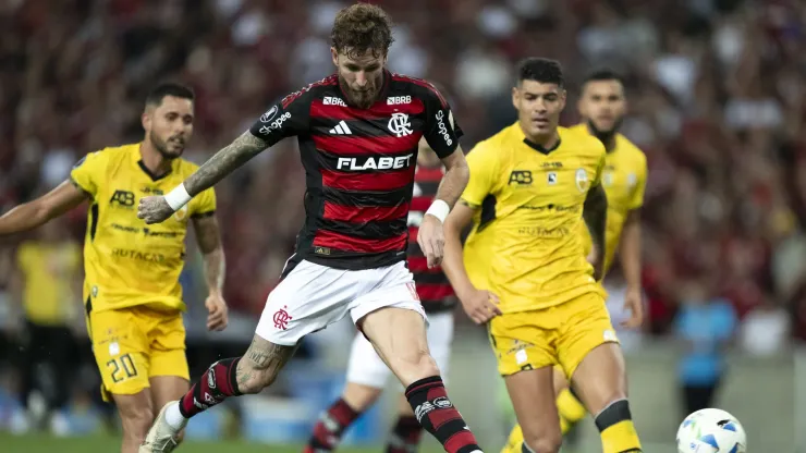 Rossi faz defesa milagrosa no fim e Flamengo vence Táchira no sufoco para avançar na Libertadores