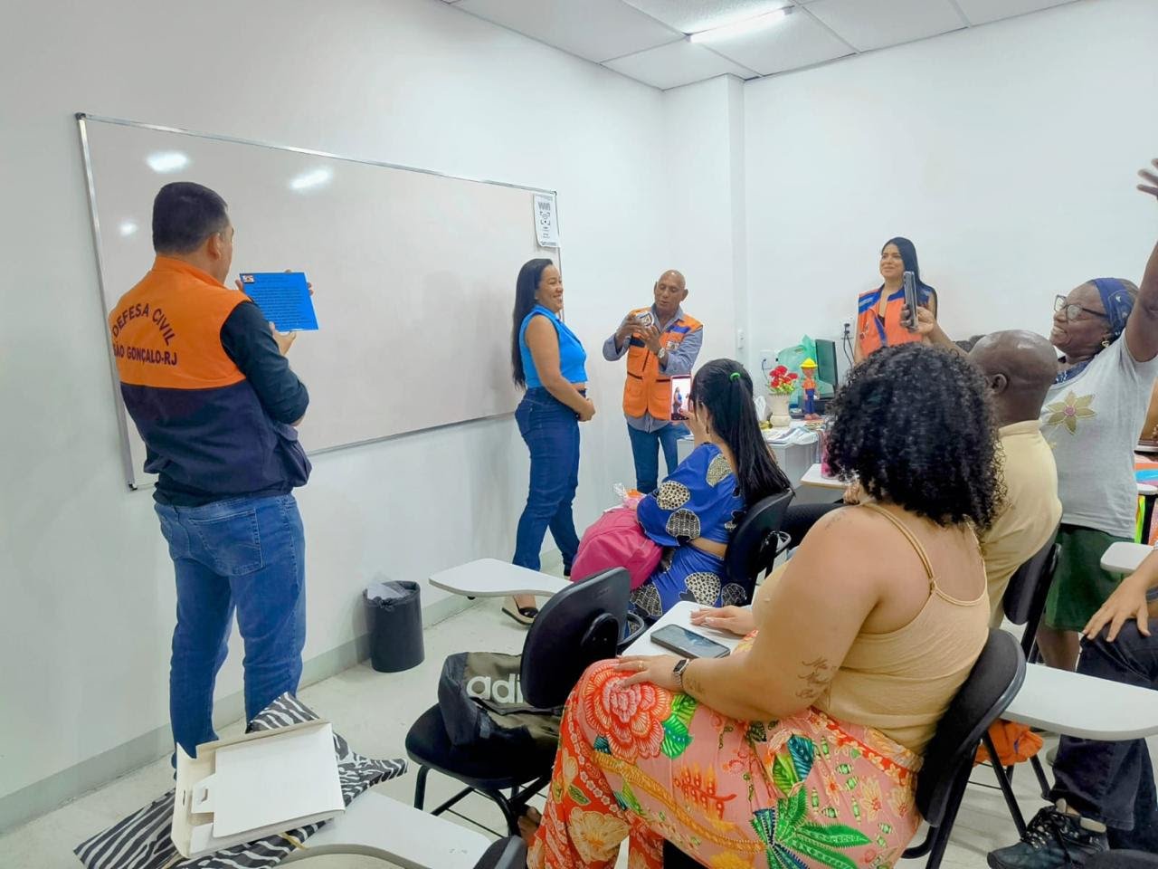 Defesa Civil entrega certificados a novos voluntários de 2025