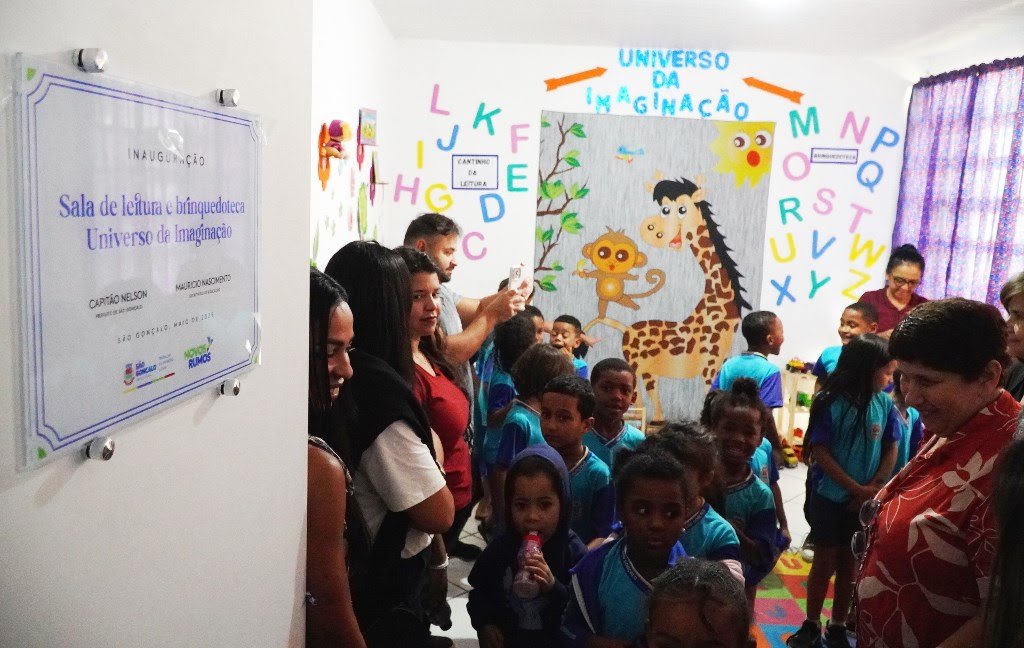 Escola na Venda da Cruz ganha sala multimeios e de leitura