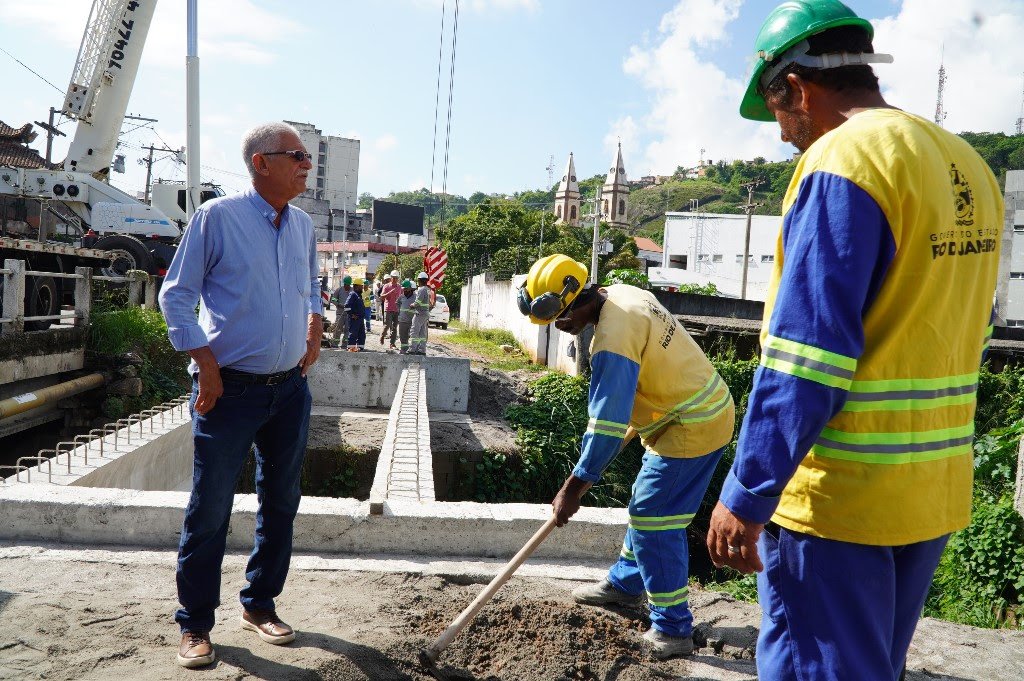Prefeito Capitão Nelson visita o início da construção de ponte no Trecho 3 do Muvi