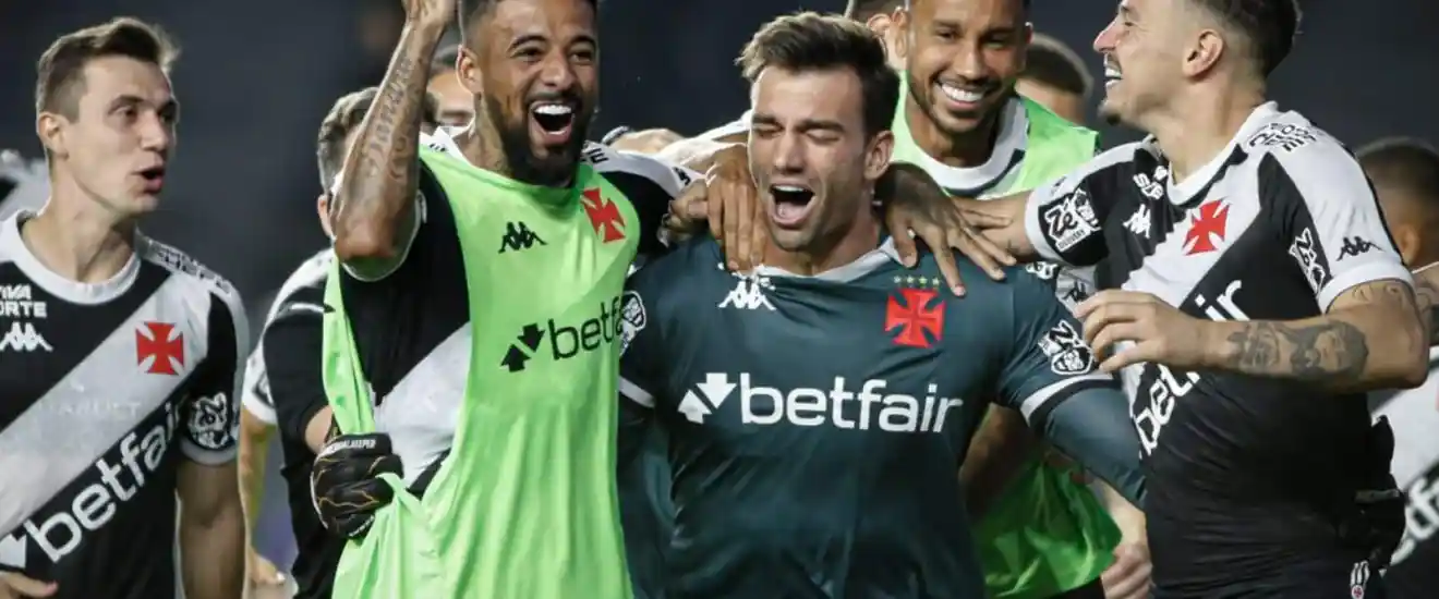 Em jogo emocionante até o fim o Vasco supera Operário nos pênaltis e segue vivo na Copa do Brasil