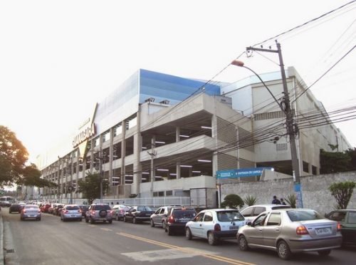 Secretaria de Saúde de São Gonçalo faz ação itinerante para vacinar população em supermercado