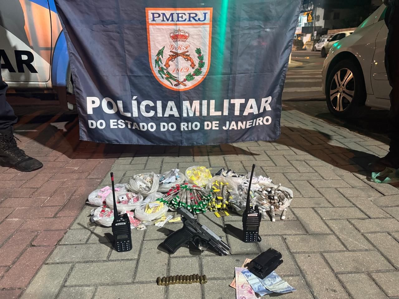 12º BPM prende homem com arma e drogas em Inoã, município de Maricá