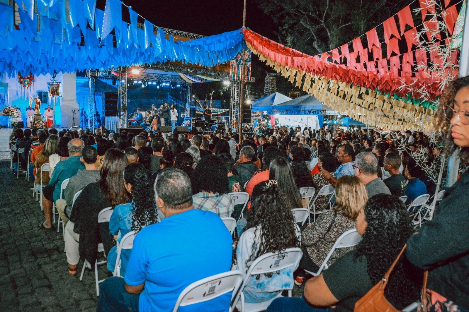 Itaboraí vive o terceiro dia de Festa de São João com leilão, missa campal e show católico