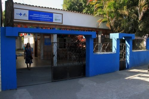 Prefeitura de São Gonçalo faz ação no Junho Violeta em defesa dos idosos