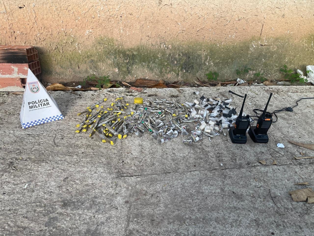 7ºBPM prende dupla acusada de tráfico de drogas no Comunidade da Favelinha