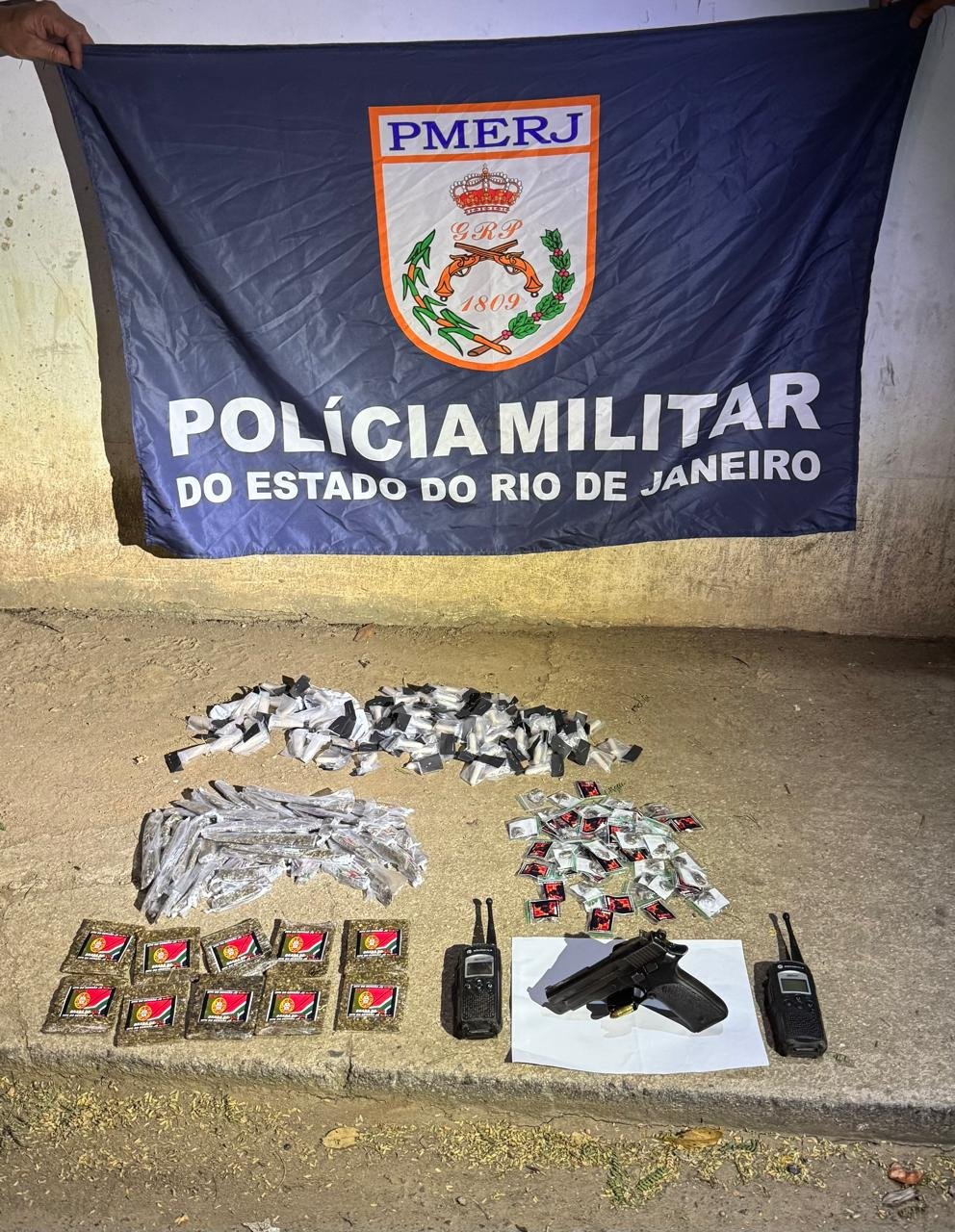 Confronto acaba com preso na Comunidade do Serrão, em Niterói; vídeo