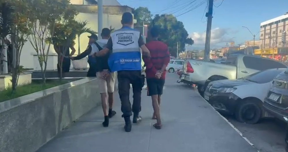 Policiais do Segurança Presente de Itaboraí prendem quatro suspeitos em operação contra roubo de celulares