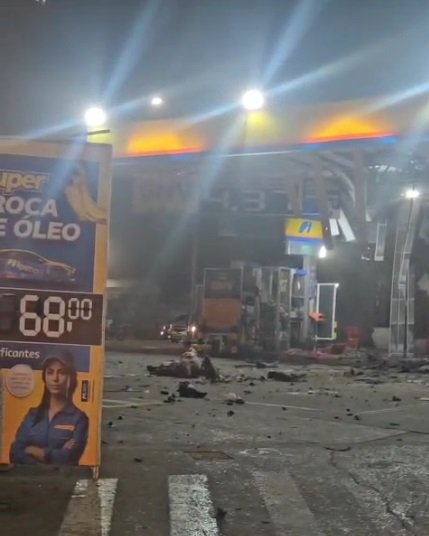 Explosão em posto de combustíveis deixa duas pessoas gravemente feridas no Centro do Rio; Vídeo