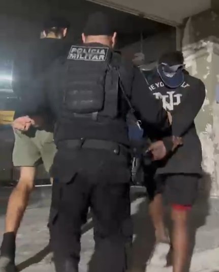 Acusados de furto em estabelecimento comercial são presos no Cubango, em Niterói