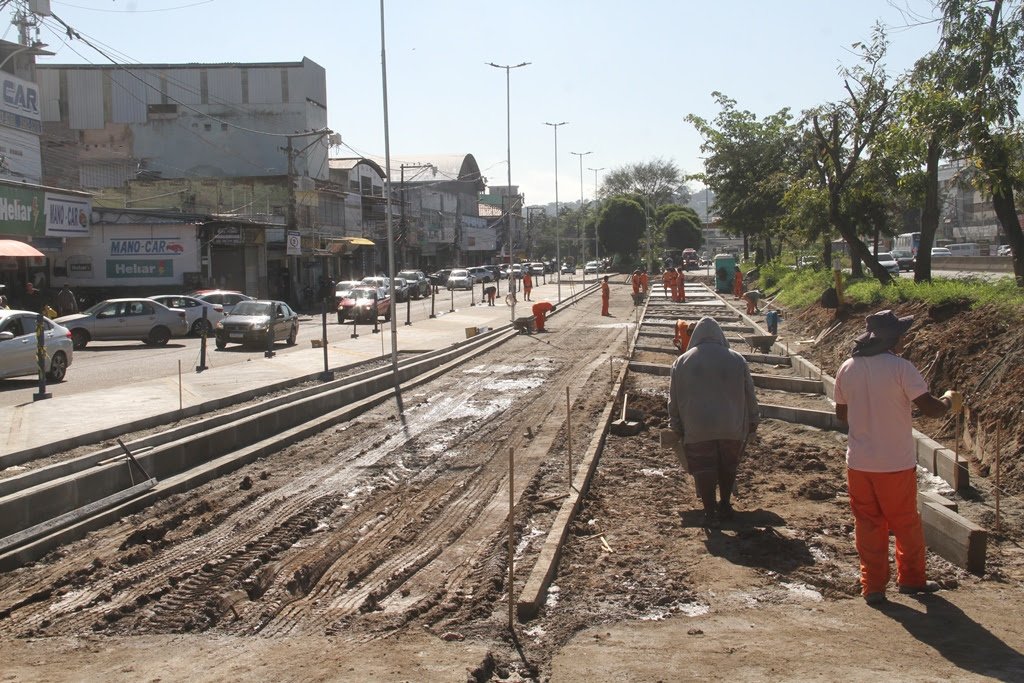 Obras de estacionamento no Jardim Alcântara transformam o bairro