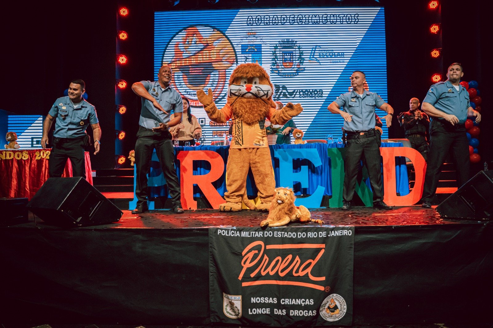 Alunos de Itaboraí participam da formatura do Proerd 2025 com mensagens de conscientização