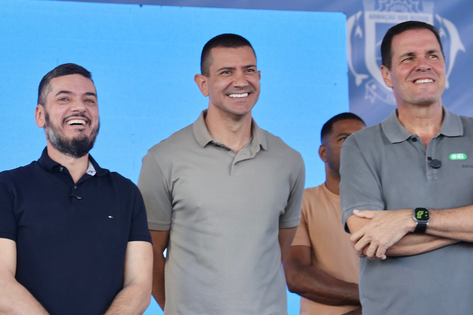 Governador em exercício anuncia base do Segurança Presente e dá início a obras de pavimentação em Búzios